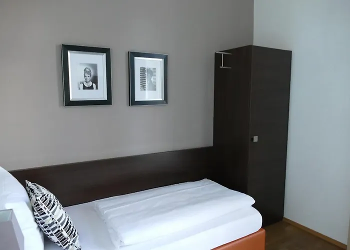 Standard Room with 1 Single Bed