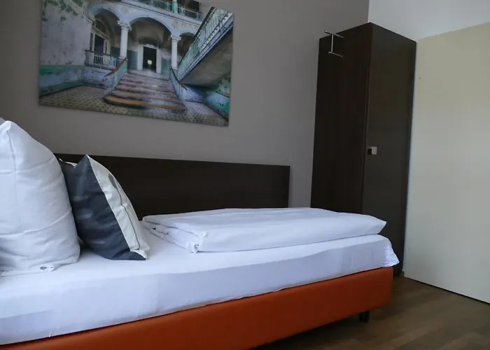 Standard Room with 1 Single Bed